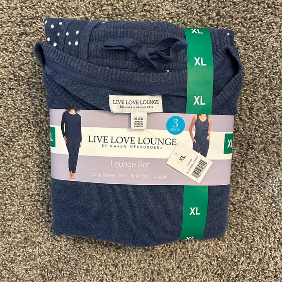 Pj set - Picture 1 of 1